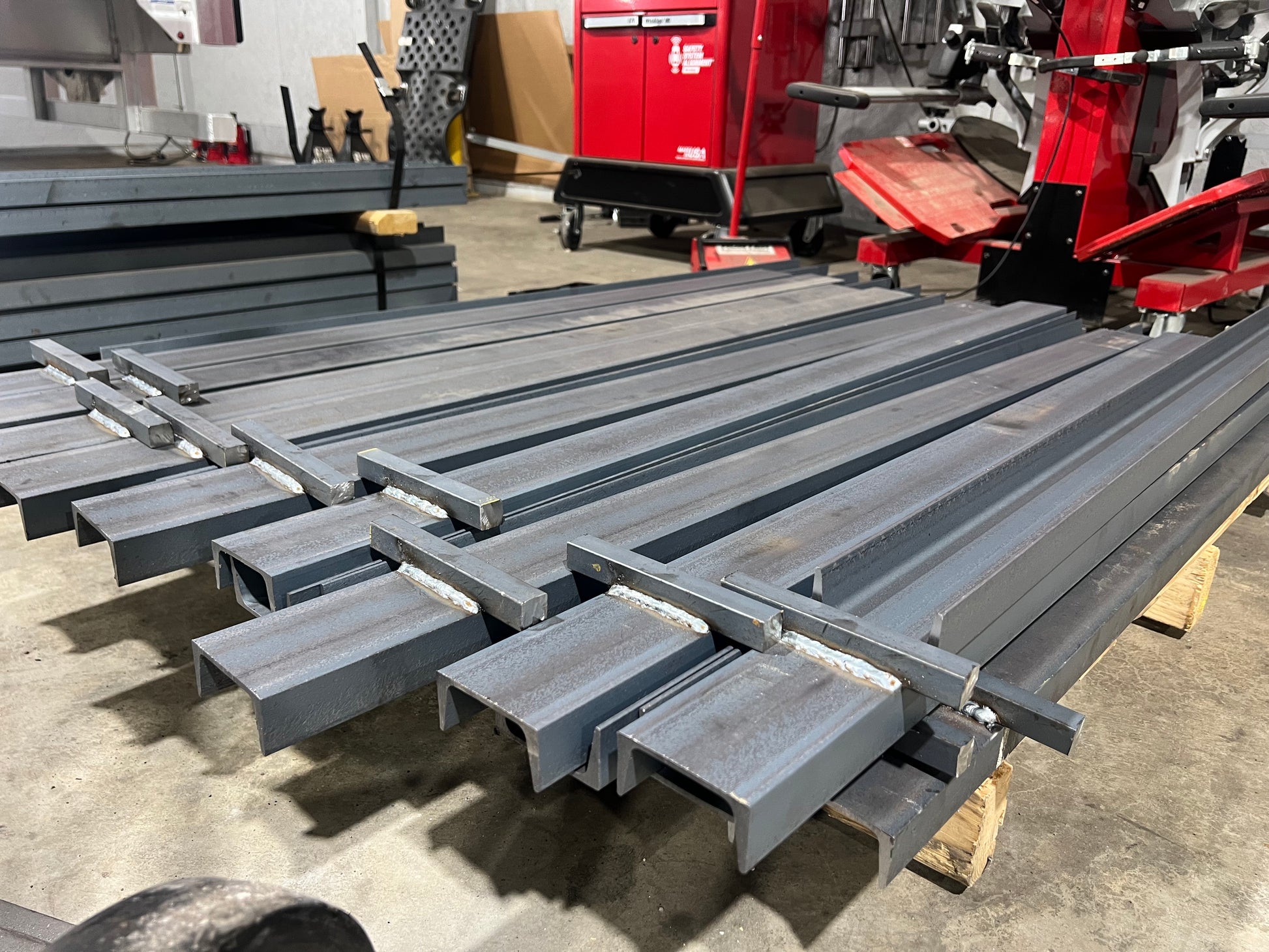 Pipe Stakes 4'6ft – AmeriTrucks Center LLC